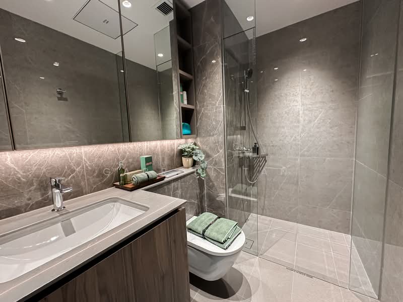 From $2.2k PSF 5-Bed 5-Bath in District 5 with Large Floor Size Condominium For Sale at S$ 3,906,000 | PropertyGuru Singapore - Junior Master Bathroom 2