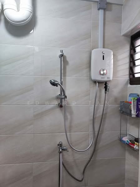 185 Bukit Batok West Avenue 6, 185 Bukit Batok West Avenue 6, Room Rental, 147 sqft, HDB Flat For Rent, by Edward Tan, 500092827 - Bathroom - PropertyGuru.com.sg