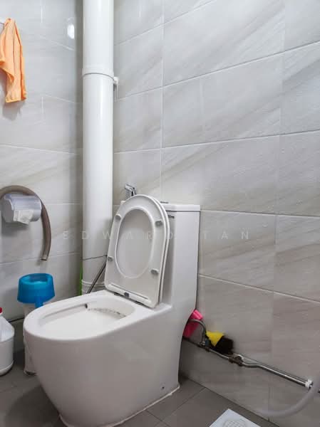 185 Bukit Batok West Avenue 6, 185 Bukit Batok West Avenue 6, Room Rental, 147 sqft, HDB Flat For Rent, by Edward Tan, 500092827 - Bathroom - PropertyGuru.com.sg