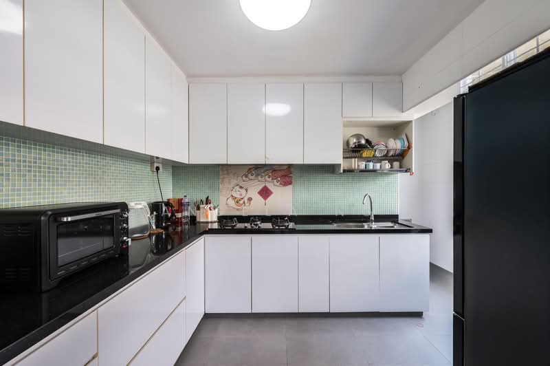 15 Eunos Crescent HDB Flat For Sale at S$ 750,000 | PropertyGuru Singapore - Kitchen