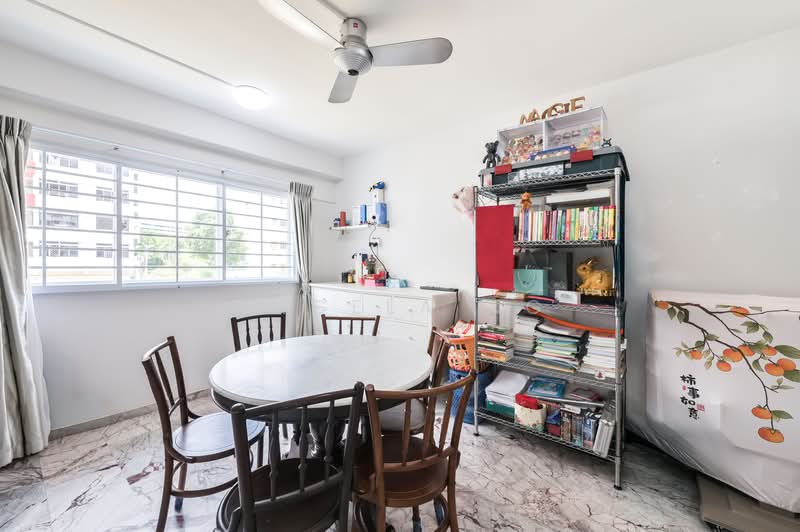 15 Eunos Crescent HDB Flat For Sale at S$ 750,000 | PropertyGuru Singapore - Dining Room