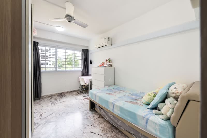 15 Eunos Crescent HDB Flat For Sale at S$ 750,000 | PropertyGuru Singapore - Bedroom