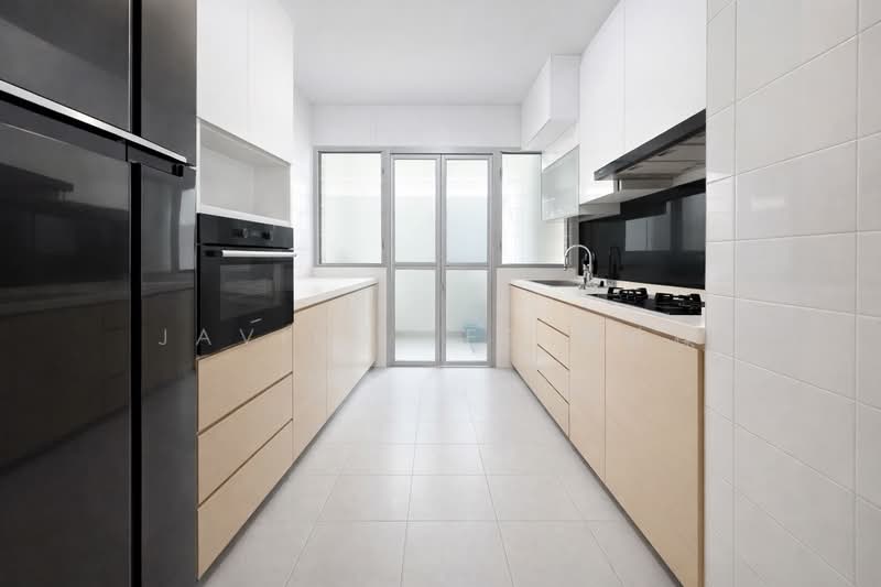 624A Punggol Central HDB Flat For Sale at S$ 650,000 | PropertyGuru Singapore - Kitchen
