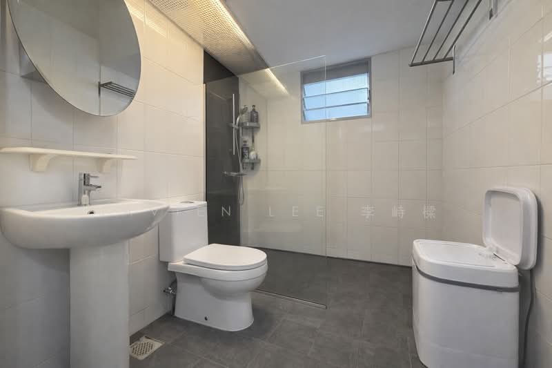 624A Punggol Central HDB Flat For Sale at S$ 650,000 | PropertyGuru Singapore - Bathroom