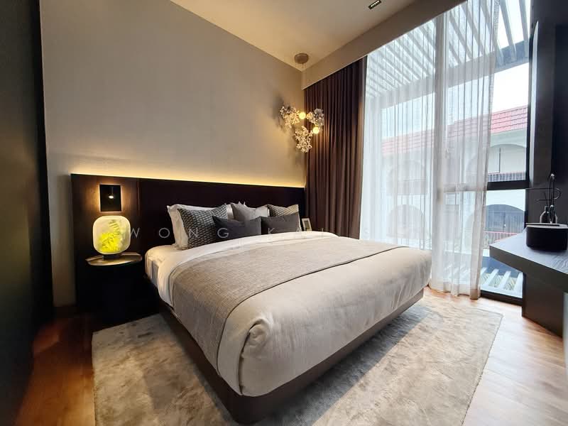 Jervois Prive Condominium For Sale at S$ 2,135,000 | PropertyGuru Singapore - Master Bedroom