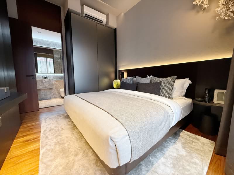 Jervois Prive Condominium For Sale at S$ 2,135,000 | PropertyGuru Singapore - Master Bedroom