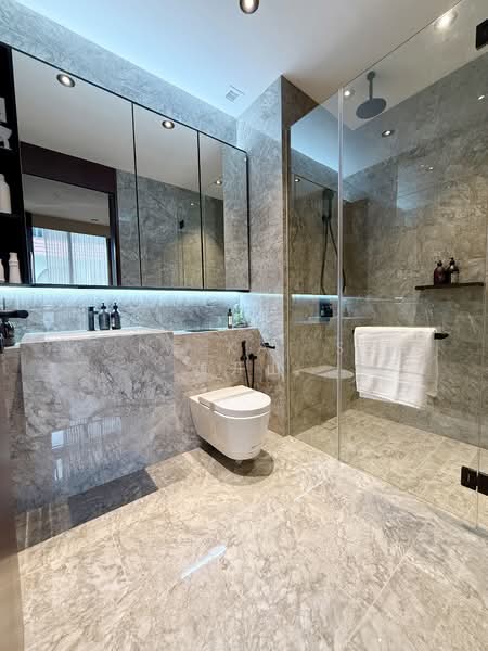 Jervois Prive Condominium For Sale at S$ 2,135,000 | PropertyGuru Singapore - Master Bathroom