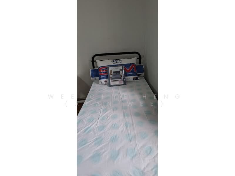 349 Clementi Avenue 2, 349 Clementi Avenue 2, Room Rental, 150 sqft, HDB Flat For Rent, by Wee Chye Heng (Alan Wee), 500092848 - Bedroom - PropertyGuru.com.sg