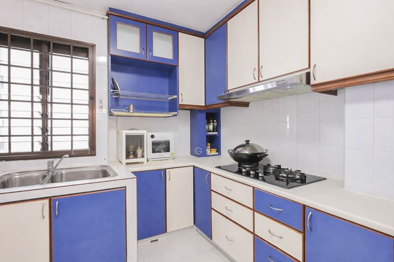 154 Gangsa Road HDB Flat For Sale at S$ 818,000 | PropertyGuru Singapore - Kitchen