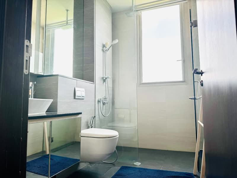 Kallang Riverside, 51 Kampong Bugis, 3 Bedrooms, 1,432 sqft, Condominium For Sale, by Cheryl Aw, 500092857 - Common Bathroom - PropertyGuru.com.sg