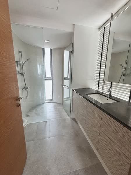 Double Bay Residences, 21B Simei Street 4, 4 Bedrooms, 1,561 sqft, Condominium For Rent, by Jolene Zhong, 500092864 - Bathroom - PropertyGuru.com.sg