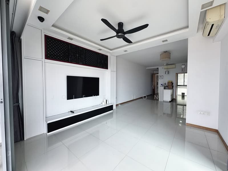 Double Bay Residences, 21B Simei Street 4, 4 Bedrooms, 1,561 sqft, Condominium For Rent, by Jolene Zhong, 500092864 - Living Room - PropertyGuru.com.sg