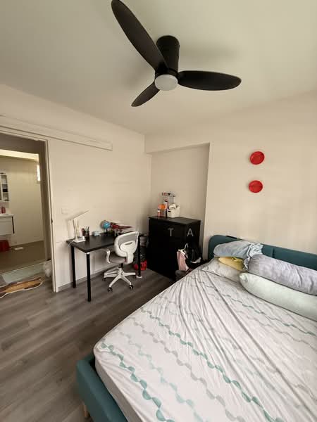 140A Corporation Drive HDB Flat For Sale at S$ 860,000 | PropertyGuru Singapore - Bedroom