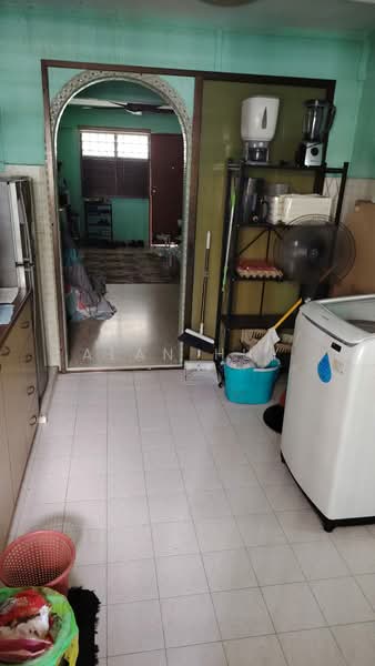 131 Jalan Bukit Merah, 131 Jalan Bukit Merah, Room Rental, 200 sqft, HDB Flat For Rent, by Alan Huy, 500092880 - Kitchen - PropertyGuru.com.sg