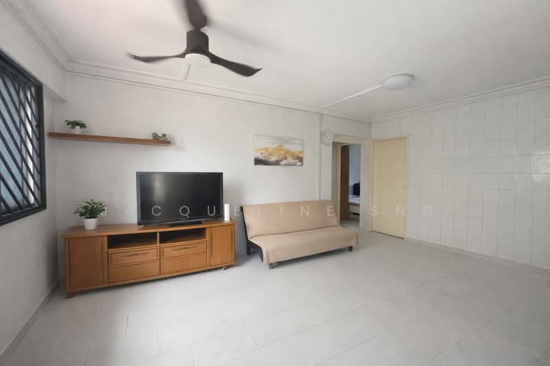 150A Bishan Street 11 HDB Flat For Sale at S$ 718,000 | PropertyGuru Singapore - Living Room