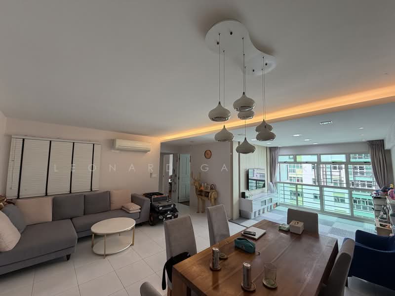 201B Punggol Field HDB Flat For Sale at S$ 718,000 | PropertyGuru Singapore - Living Room