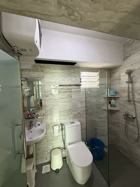 201B Punggol Field HDB Flat For Sale at S$ 718,000 | PropertyGuru Singapore - Bathroom