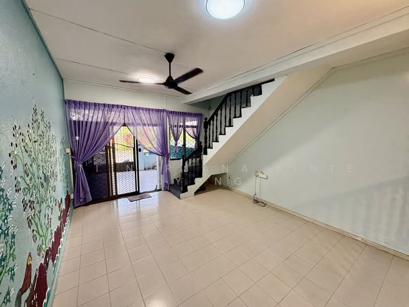 Thomson Garden Estate Terraced House For Sale at S$ 3,550,000 | PropertyGuru Singapore - Living Room
