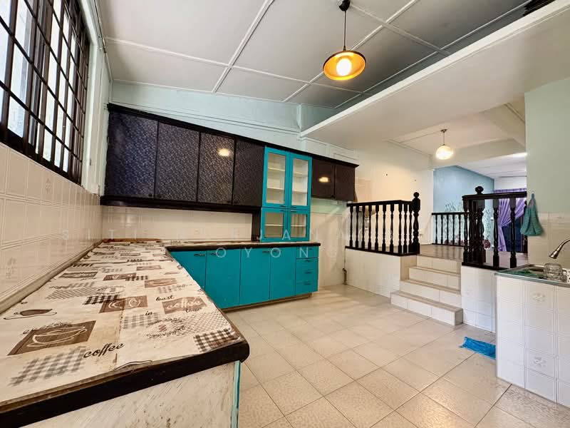 Thomson Garden Estate Terraced House For Sale at S$ 3,550,000 | PropertyGuru Singapore - Kitchen