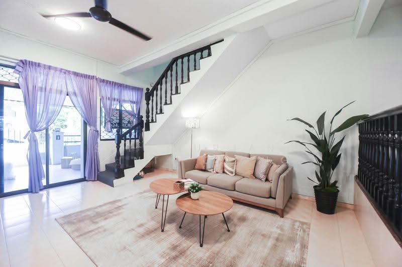 Thomson Garden Estate, Jalan Pintau, Ang Mo Kio / Bishan / Thomson, 2 Bedrooms, 1,004 sqft, Terraced House For Sale, by Siti Nurjana Binte Oyong, 500092885 - Living Room - PropertyGuru.com.sg