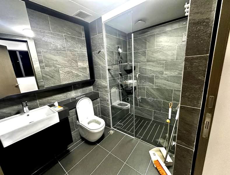 Affinity At Serangoon Condominium For Sale at S$ 918,000 | PropertyGuru Singapore - Bathroom