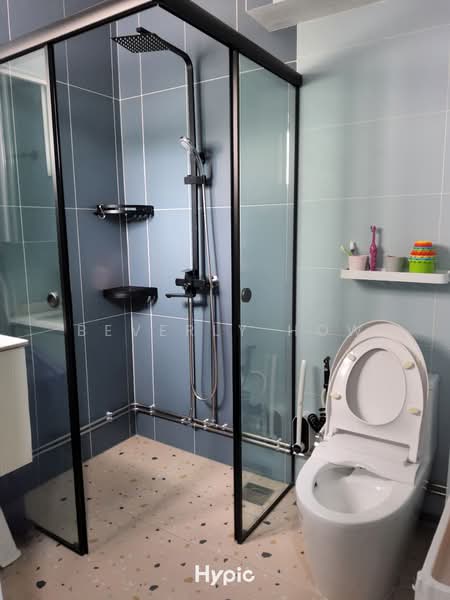 321 Serangoon Avenue 2 HDB Flat For Sale at S$ 1,299,999 | PropertyGuru Singapore - Bathroom