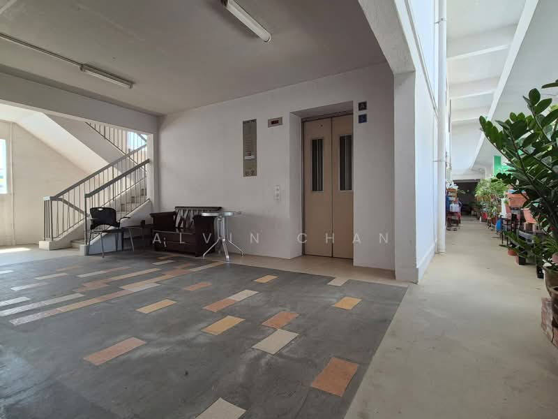 Corner Unit with Lift (private corner)