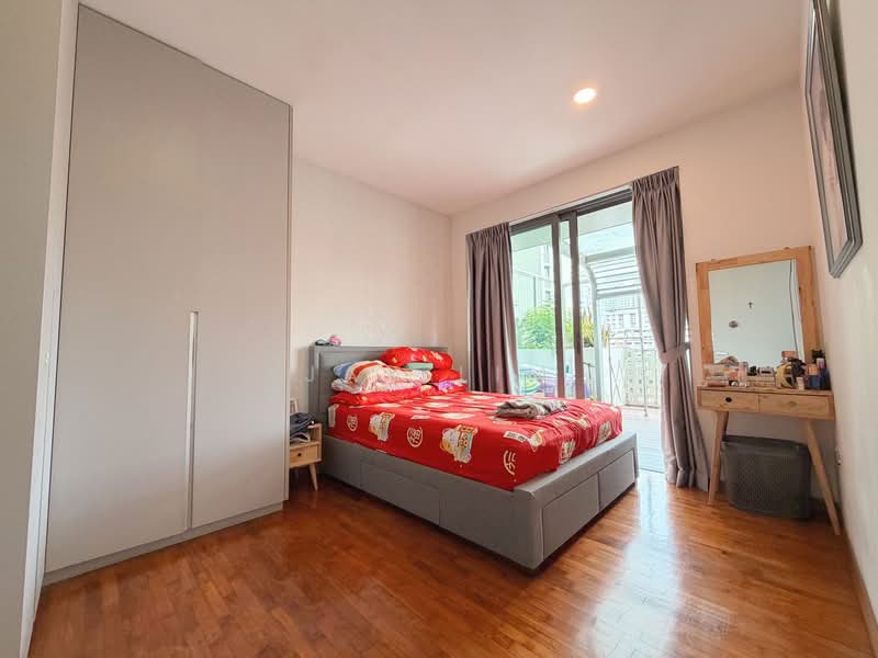 Sky Habitat Condominium For Sale at S$ 2,750,000 | PropertyGuru Singapore - Master Bedroom