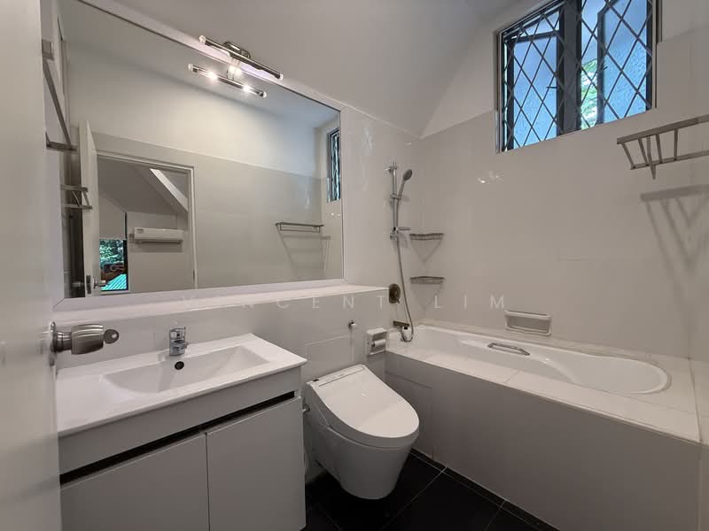 Holland, Cornwall, Ford Ave, Ford ave, 6 Bedrooms, 8,000 sqft, Good Class Bungalow For Rent, by Vincent Lim, 500092925 - Bathroom - PropertyGuru.com.sg