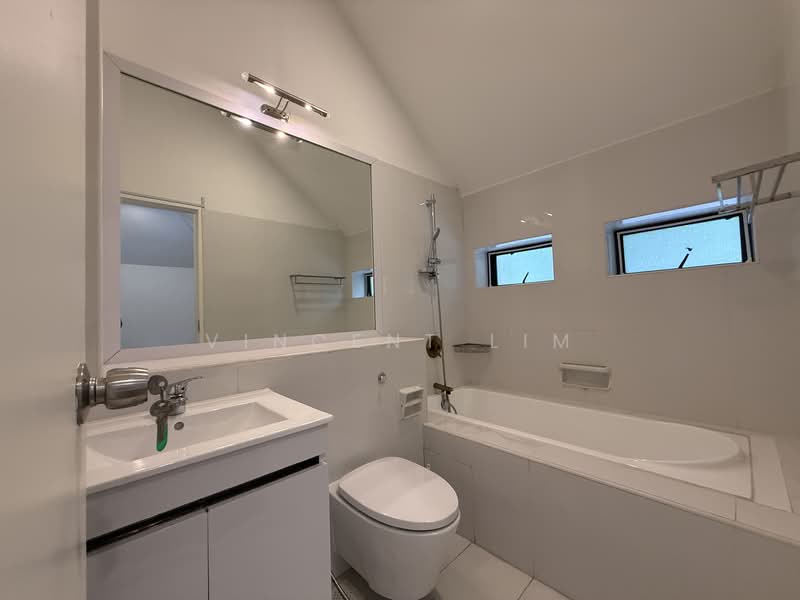 Holland, Cornwall, Ford Ave, Ford ave, 6 Bedrooms, 8,000 sqft, Good Class Bungalow For Rent, by Vincent Lim, 500092925 - Bathroom - PropertyGuru.com.sg