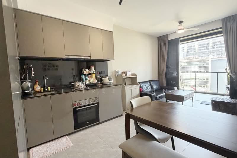 Park Colonial Condominium For Sale at S$ 1,490,000 | PropertyGuru Singapore - Kitchen