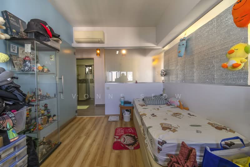 868A Tampines Avenue 8 HDB Flat For Sale at S$ 738,888 | PropertyGuru Singapore - Bedroom