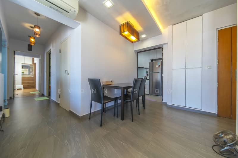 868A Tampines Avenue 8 HDB Flat For Sale at S$ 738,888 | PropertyGuru Singapore - Corridor