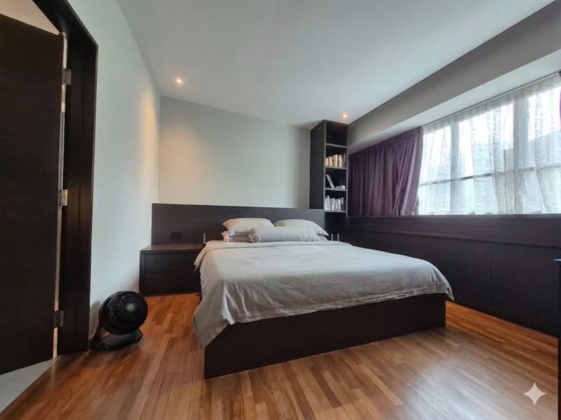 Lakepoint Condo Condominium For Sale at S$ 2,000,000 | PropertyGuru Singapore - Master Bedroom