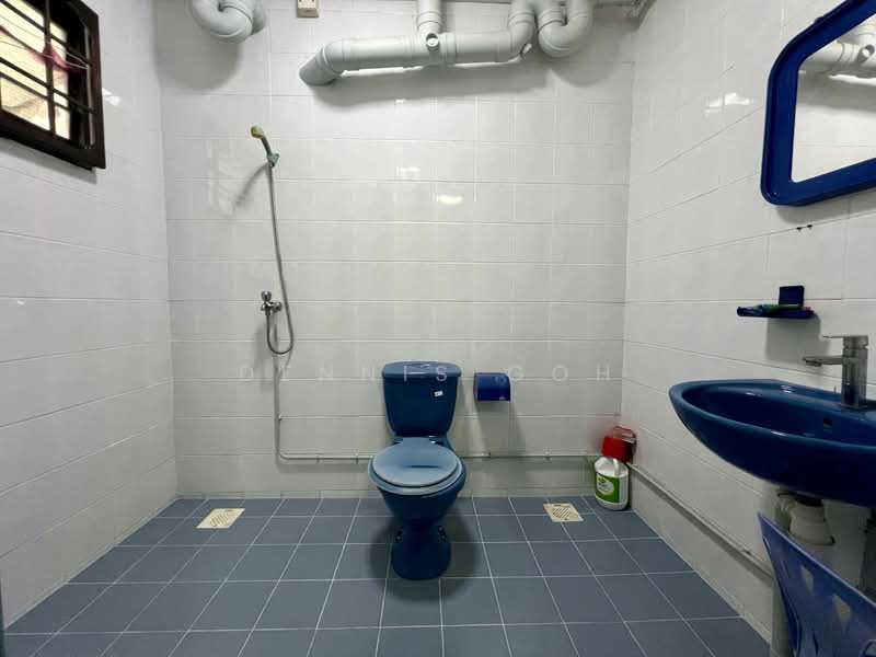 286D Toh Guan Road HDB Flat For Sale at S$ 918,000 | PropertyGuru Singapore - Bathroom