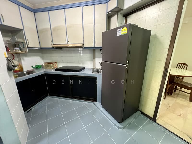 286D Toh Guan Road HDB Flat For Sale at S$ 918,000 | PropertyGuru Singapore - Kitchen