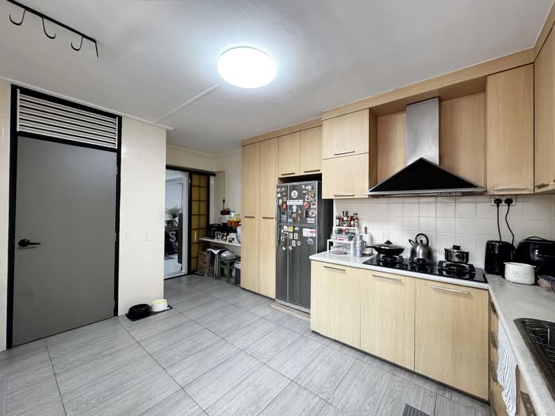 505 Serangoon North Avenue 4 HDB Flat For Sale at S$ 878,000 | PropertyGuru Singapore - Kitchen