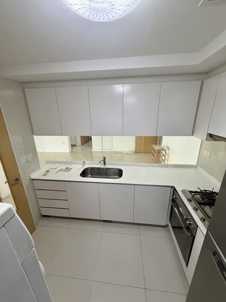 The Lakefront Residences Condominium For Sale at S$ 1,880,000 | PropertyGuru Singapore - Kitchen