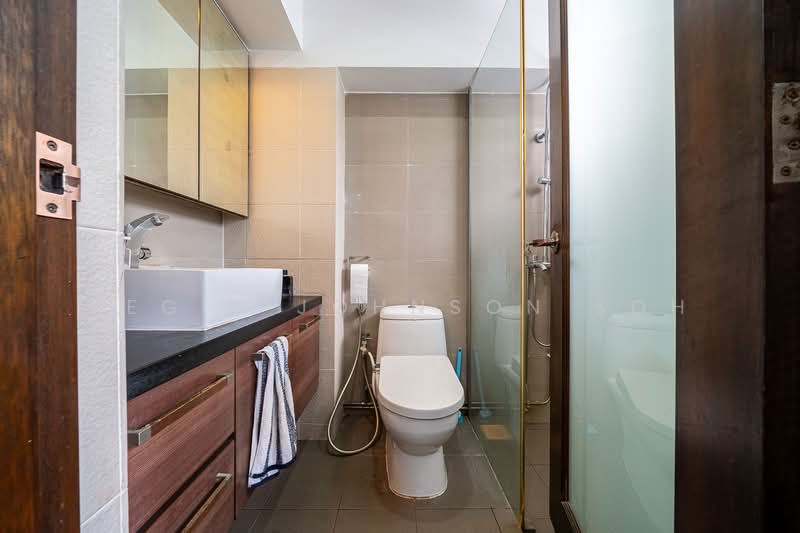 172 Gangsa Road HDB Flat For Sale at S$ 700,000 | PropertyGuru Singapore - Master Bathroom