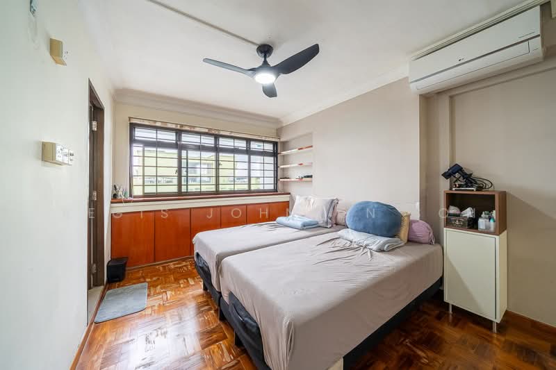 172 Gangsa Road HDB Flat For Sale at S$ 700,000 | PropertyGuru Singapore - Master Bedroom