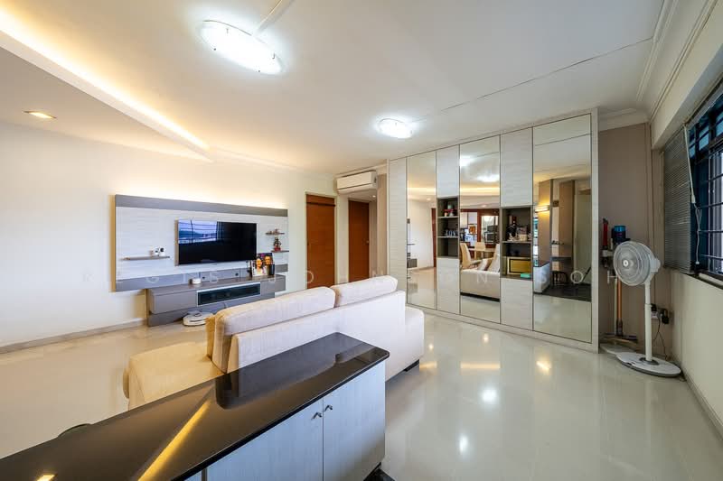 172 Gangsa Road HDB Flat For Sale at S$ 700,000 | PropertyGuru Singapore - Living Room