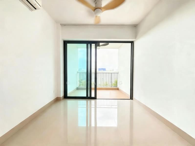 Kingsford Waterbay, Upper Serangoon View, 2 Bedrooms, 689 sqft, Condominium For Sale, by Gina Ng, 500092975 - Balcony - PropertyGuru.com.sg