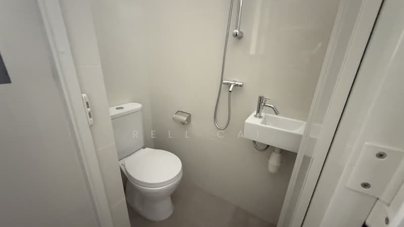 AMO Residence Condominium For Sale at S$ 2,900,000 | PropertyGuru Singapore - Bathroom