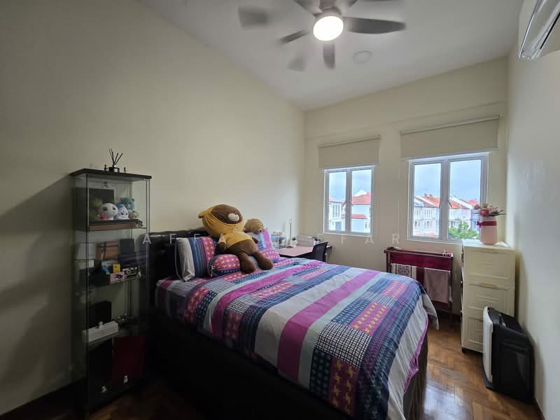 Loyang Villas Terraced House For Sale at S$ 2,650,000 | PropertyGuru Singapore - Bedroom
