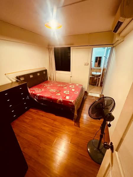 701 West Coast Road, 701 West Coast Road, 2 Bedrooms, 721 sqft, HDB Flat For Rent, by Andrew Pat, 500093020 - Master Bedroom - PropertyGuru.com.sg
