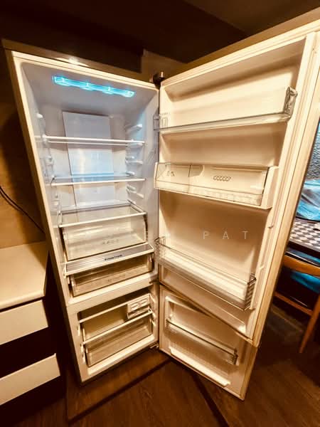 701 West Coast Road, 701 West Coast Road, 2 Bedrooms, 721 sqft, HDB Flat For Rent, by Andrew Pat, 500093020 - Fridge - PropertyGuru.com.sg