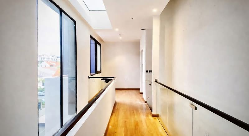 BEST BUY! Brand New Modern 3.5 storey semi-d with pool and lift in District 19, Upper Serangoon Road, Kovan, Serangoon Gardens, 6 Bedrooms, 9,400 sqft, Semi-Detached House For Sale, by Sally Ng, 500093024 - Corridor - PropertyGuru.com.sg