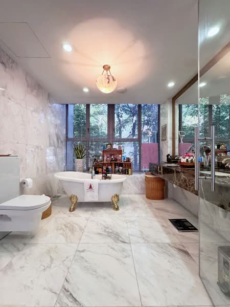 The Gardens At Gerald Cluster House For Sale at S$ 3,560,000 | PropertyGuru Singapore - Bathroom