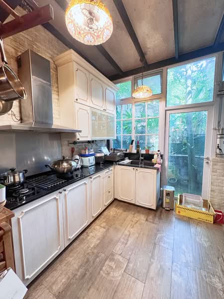 The Gardens At Gerald Cluster House For Sale at S$ 3,560,000 | PropertyGuru Singapore - Kitchen