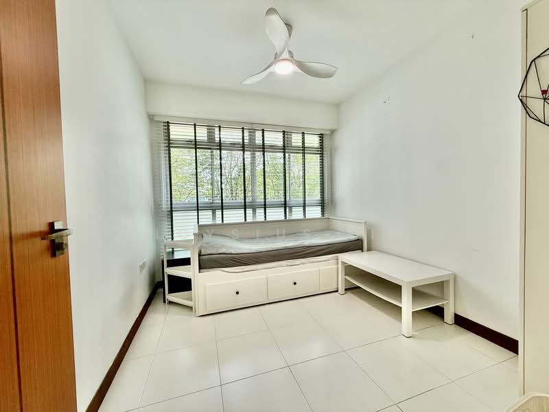 614B Edgefield Plains HDB Flat For Sale at S$ 638,000 | PropertyGuru Singapore - Bedroom